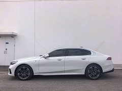 BMW 5 Series 525Li M Sport Package - ფოტო 3