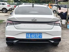 Hyundai Elantra 1.5L CVT Luxury - ფოტო 11