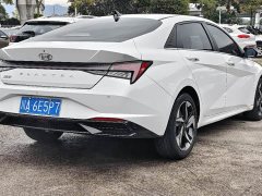 Hyundai Elantra 1.5L CVT Luxury - ფოტო 12