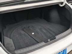 Hyundai Elantra 1.5L CVT Luxury - ფოტო 9