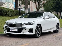 BMW 5 Series 525Li M Sport Package - ფოტო 1