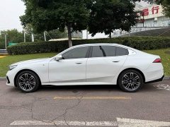 BMW 5 Series 525Li M Sport Package - ფოტო 3