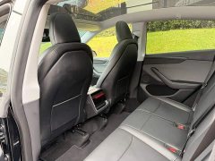Tesla Model Y Rear-Wheel Drive - ფოტო 11