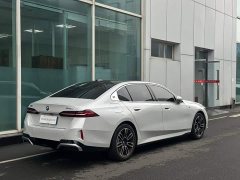 BMW 5 Series 530Li Premier M Sport Package - ფოტო 2