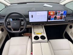 Li Auto MEGA Home Family Edition - ფოტო 10