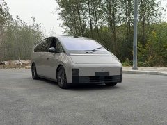 Li Auto MEGA Home Family Edition - ფოტო 3