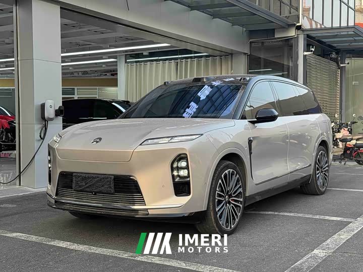 NIO ES8 Six-Seat Executive Signature Edition