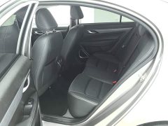 Geely Emgrand UP 1.5L CVT Luxury - ფოტო 11