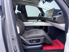 Li Auto Li Xiang MEGA Ultra - ფოტო 11