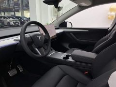 Tesla Model Y Rear-Wheel Drive - ფოტო 13