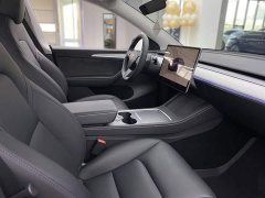 Tesla Model Y Rear-Wheel Drive - ფოტო 14