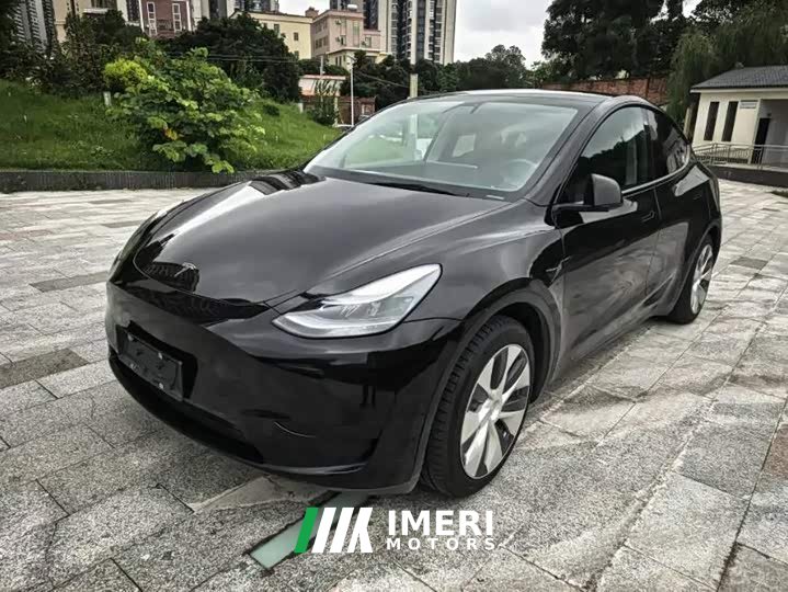 Tesla Model Y Facelift Rear-Wheel Drive