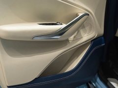 Aston Martin DBX 4.0T V8 - ფოტო 15