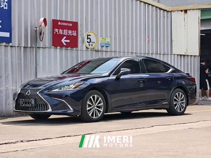 Lexus ES 300h Excellence