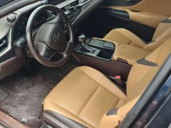 Lexus ES 300h Excellence - ფოტო 12