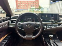 Lexus ES 300h Excellence - ფოტო 14