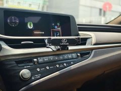 Lexus ES 300h Excellence - ფოტო 18