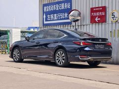 Lexus ES 300h Excellence - ფოტო 5