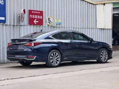 Lexus ES 300h Excellence - ფოტო 8