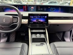 Lincoln Navigator Facelift 2.0T 4WD Luxury Edition - ფოტო 17
