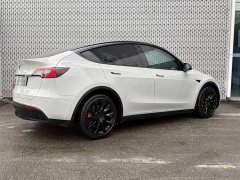 Tesla Model Y Long Range All-Wheel Drive - ფოტო 4