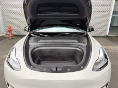 Tesla Model Y Long Range All-Wheel Drive - ფოტო 8