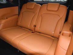 IM Motors Zhiji LS8 52 Max Luxury Six-Seater - ფოტო 10