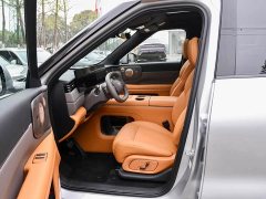 IM Motors Zhiji LS8 52 Max Luxury Six-Seater - ფოტო 5