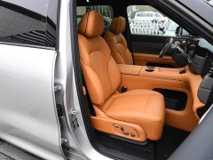 IM Motors Zhiji LS8 52 Max Luxury Six-Seater - ფოტო 7