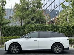 Li Auto i6 Four-Wheel Drive Standard Edition - ფოტო 3