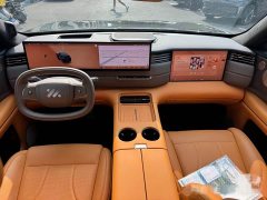 IM Motors Zhiji LS8 52 Max Luxury Six-Seater - ფოტო 6