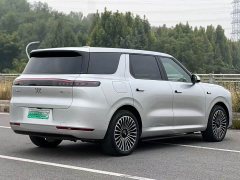 IM Motors Zhiji LS8 52 Max Luxury Six-Seater - ფოტო 13