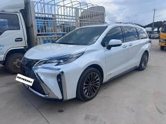 Toyota Sienna 2.5L Hybrid Comfort Edition - ფოტო 1