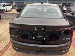FAW Hongqi E-QM5 2025 610km PLUS - ფოტო 14