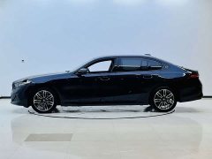 BMW 5 Series Facelift 525Li M Sport Package - ფოტო 2