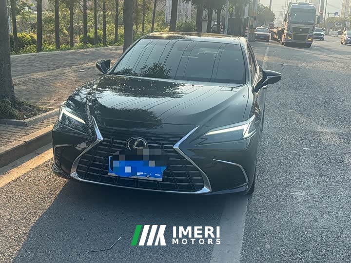 Lexus ES 200 Premium Edition