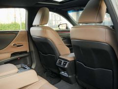 Lexus ES 200 Excellence Edition - ფოტო 13
