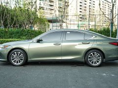 Lexus ES 200 Excellence Edition - ფოტო 7