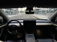 Tesla Model Y Standard Range RWD - ფოტო 8