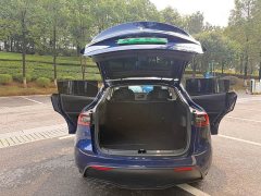 Tesla Model Y Long Range All-Wheel Drive - ფოტო 11