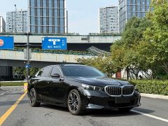 BMW 5 Series Facelift 530Li Leading Luxury Package - ფოტო 3