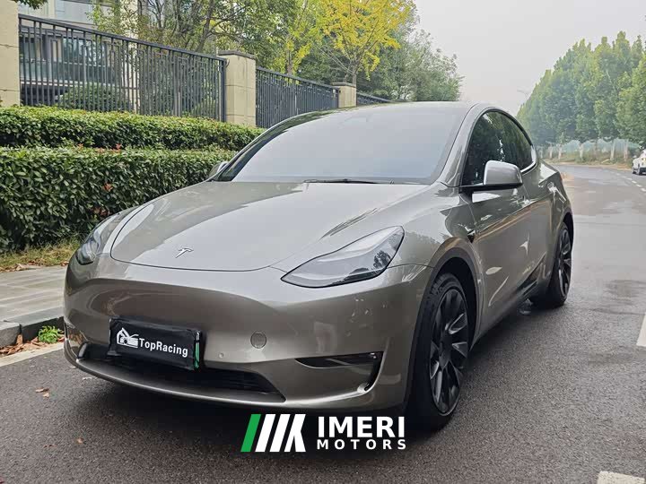 Tesla Model Y Standard Range RWD