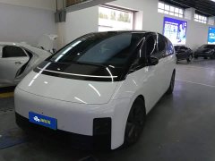 Li Auto MEGA Home Family Edition - ფოტო 1