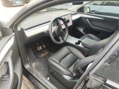 Tesla Model Y Rear-Wheel Drive - ფოტო 3