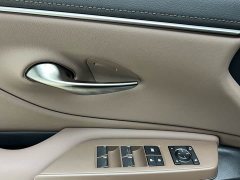 Lexus ES 300h Premium Edition - ფოტო 19