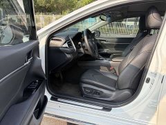 Toyota Camry Hybrid 2.5L HG Luxury - ფოტო 9