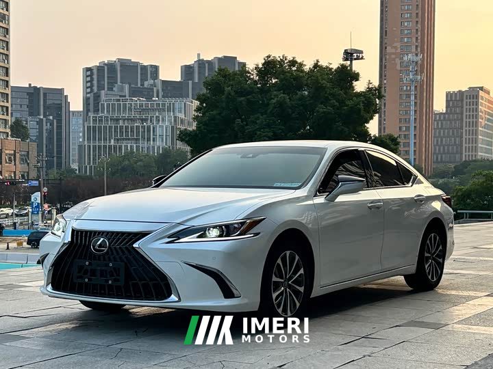 Lexus ES 2023 200 Luxury - ავტომობილი ჩინეთიდან