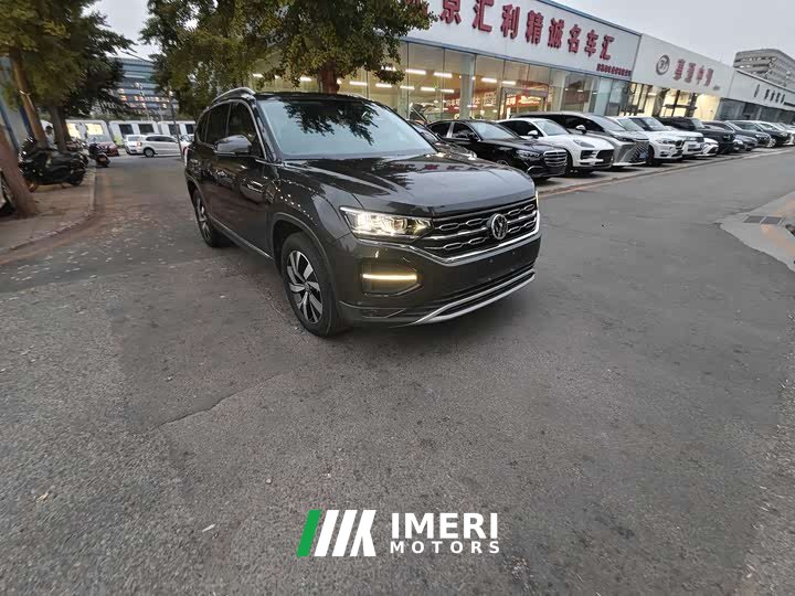 Volkswagen Taos 330TSI FWD Luxury Smart Connected Edition