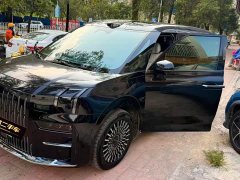 Zeekr 009 Six-Seat Executive AWD 108kWh - ფოტო 3