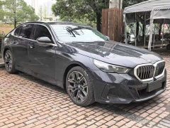 BMW 5 Series 530Li Luxury M Sport Package - ფოტო 3